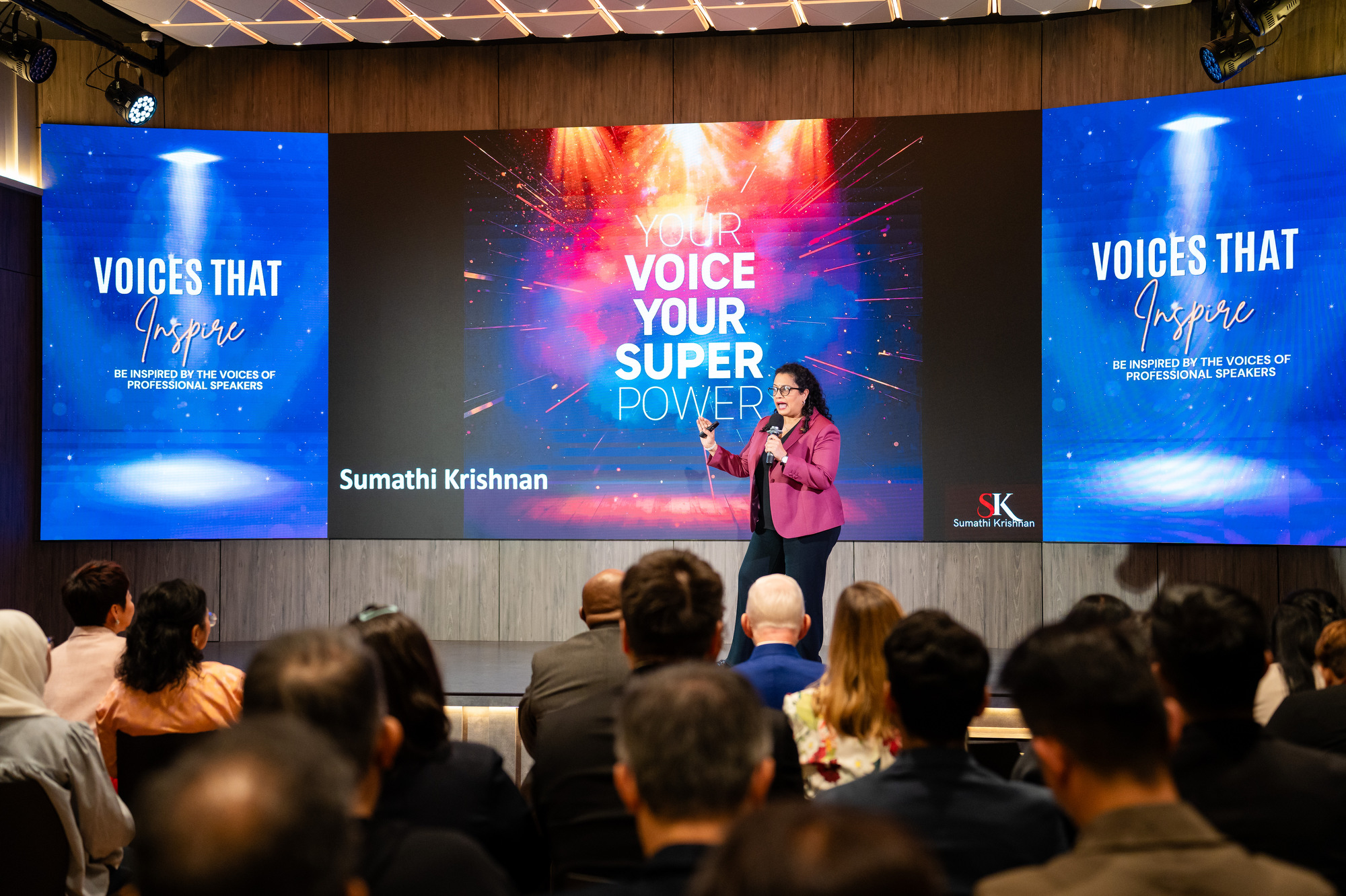Building Presence Through Visuals: Why Speakers Are Seen Before They’re Heard